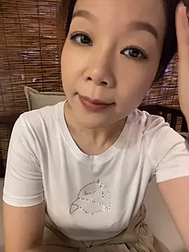 si-si-love stripchat live cam model