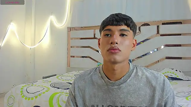 ADRIAN_LUUST stripchat live cam model