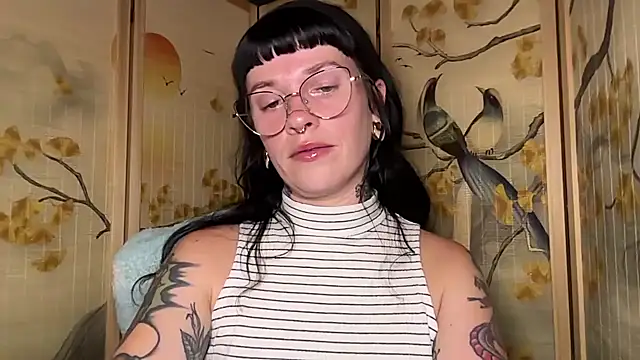 Marcelinegoddess stripchat live cam model