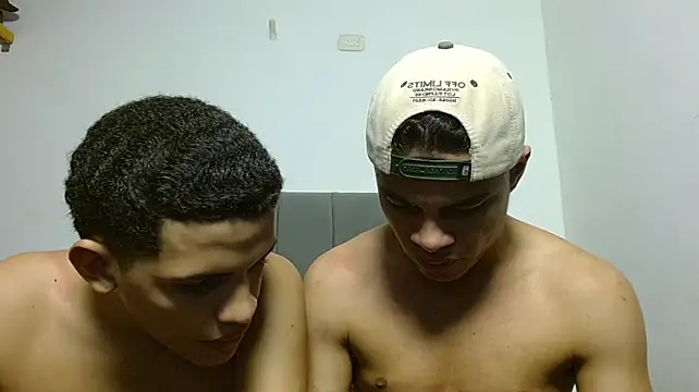 Jose_And_Daniel stripchat live cam model