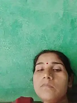 Rinee_iohtuh2 stripchat live cam model