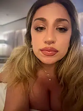 miamellycious stripchat live cam model