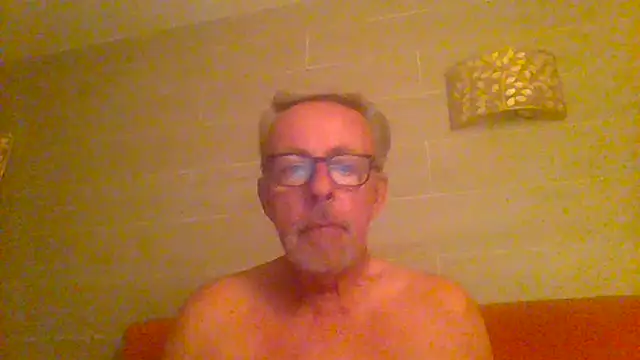 tuggy59 stripchat live cam model