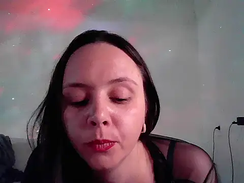 Dheia_Cannaly stripchat live cam model