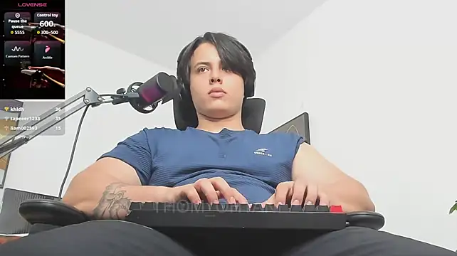 Thom_Ohtani stripchat live cam model