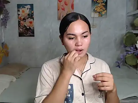 ur_asiankat stripchat live cam model