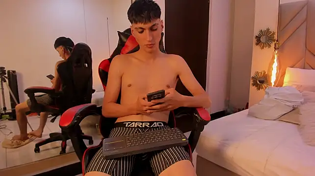 LeoDrake_ stripchat live cam model