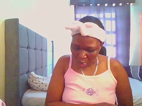 midnightsnack2 stripchat live cam model