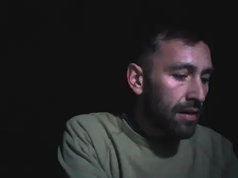 HesARG stripchat live cam model