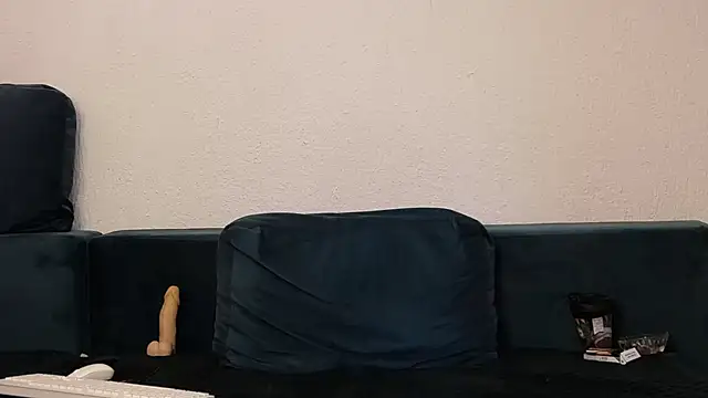 EmilyJenner stripchat live cam model