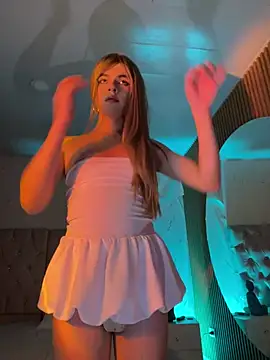 lanadoll20 stripchat live cam model