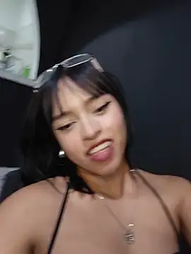 EvaGuzman stripchat live cam model