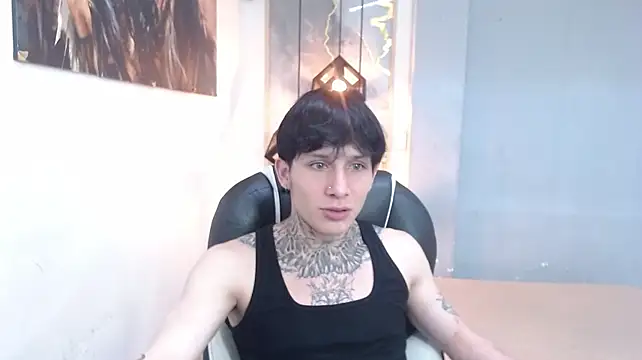 Cry_thereal stripchat live cam model