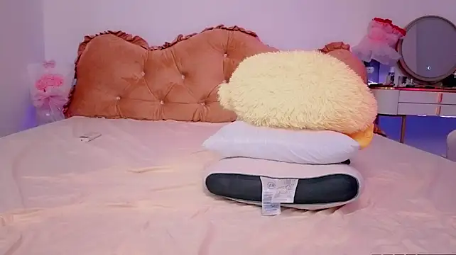 Aliyahts stripchat live cam model