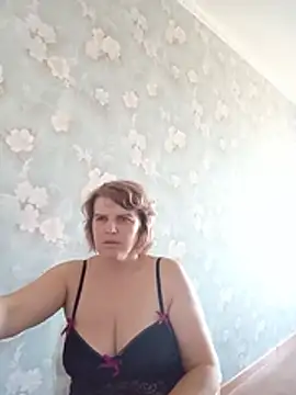 Lanavesna stripchat live cam model