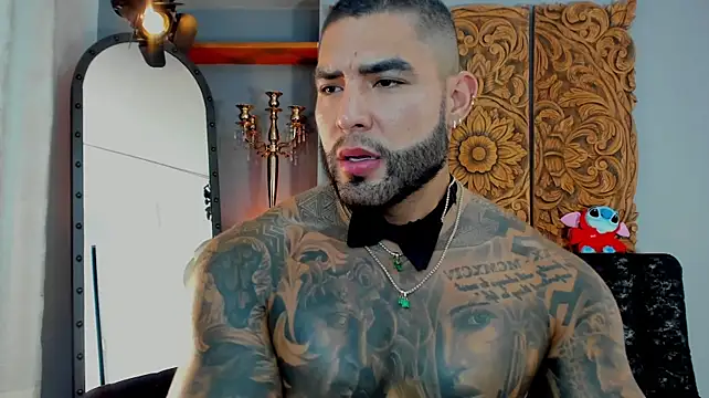 Aaron_Vega stripchat live cam model