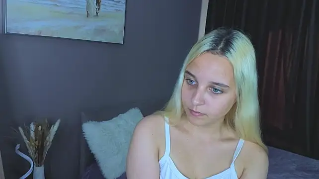 NenaBreiter stripchat live cam model