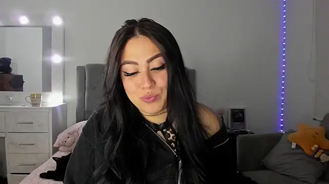 777_scarlett stripchat live cam model