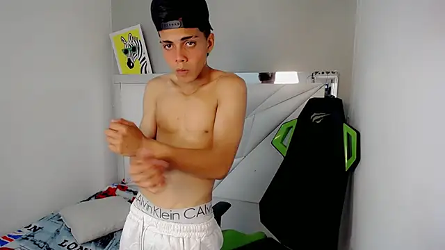 RyanFlirty stripchat live cam model