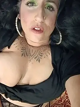 FaraGreen stripchat live cam model