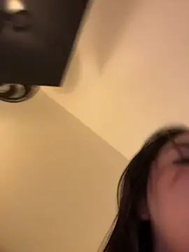 vellaah stripchat live cam model