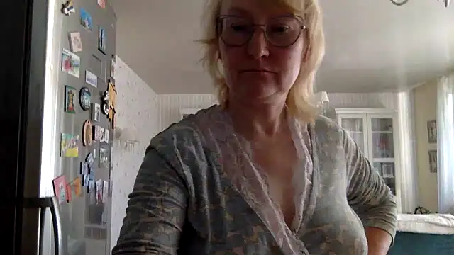 Zeyona stripchat live cam model