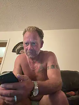 uptonplay stripchat live cam model