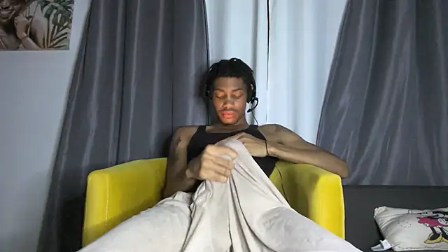 BlackBullTitus stripchat live cam model