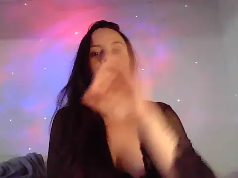 Dheia_Cannaly stripchat live cam model