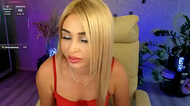 NikkiiStill stripchat live cam model