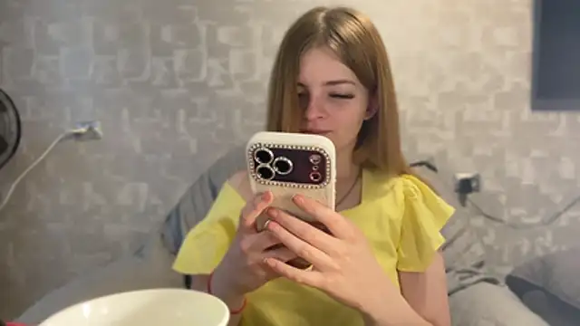 Elirya stripchat live cam model