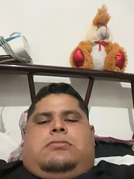 Yetusfierro stripchat live cam model