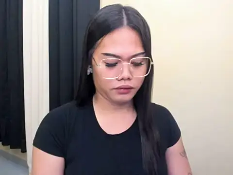 Seductive_terra stripchat live cam model