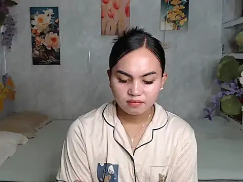 ur_asiankat stripchat live cam model