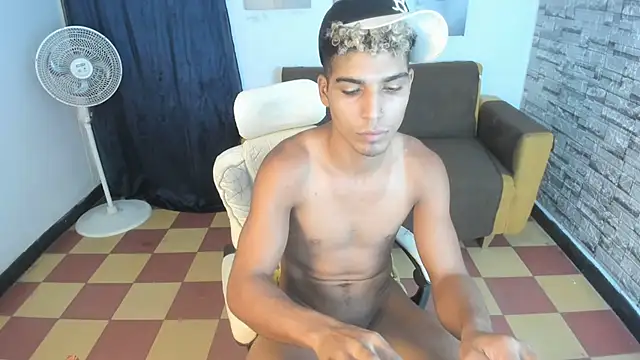 santiago_diazz stripchat live cam model
