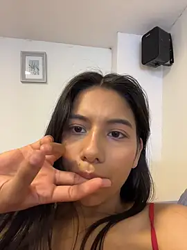 IsaSweett stripchat live cam model