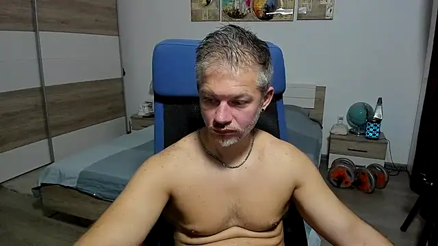 RobbyShawz stripchat live cam model