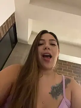 Latina_vanessa stripchat live cam model