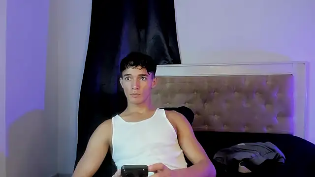 eroseliam stripchat live cam model