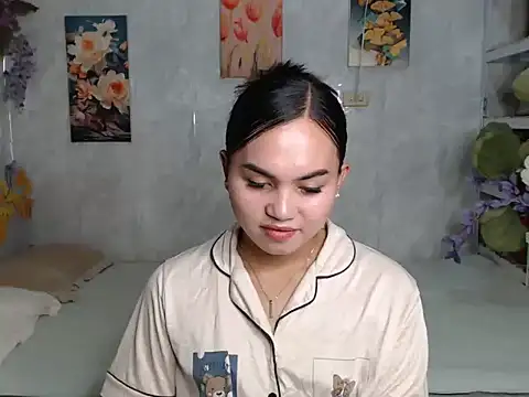 ur_asiankat stripchat live cam model