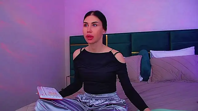 KaylaMous stripchat live cam model