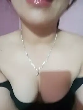 Clarra-s stripchat live cam model
