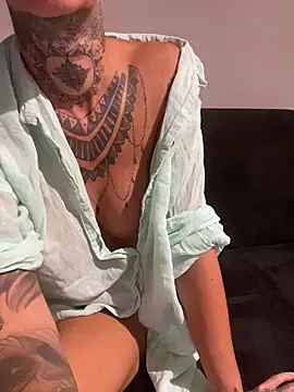 inked_up_jade stripchat live cam model