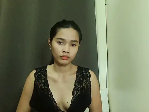 TypicalMorena stripchat live cam model