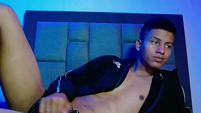damian_delux stripchat live cam model