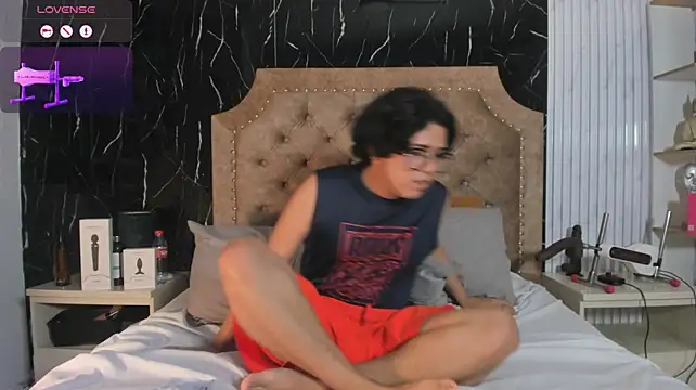 Monteszzo stripchat live cam model