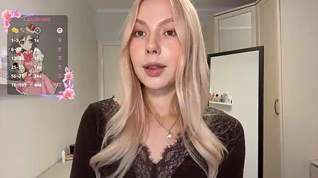 PlatinumLuxe stripchat live cam model