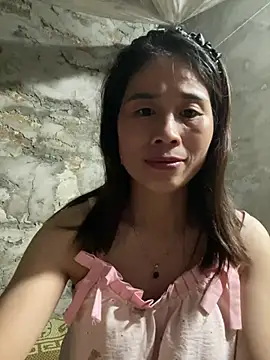 tinacum012 stripchat live cam model