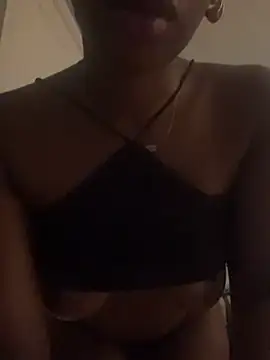 Babymarii stripchat live cam model