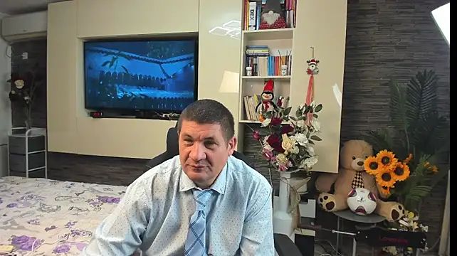 SpartacusDaddy48 stripchat live cam model